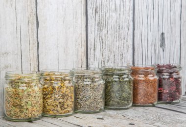 Karışık bitki çayı