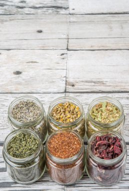 Karışık bitki çayı