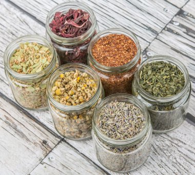 Karışık bitki çayı