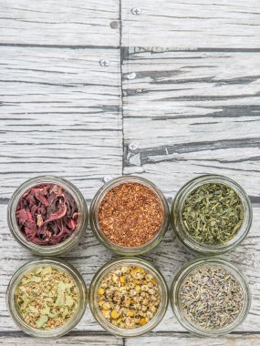 Karışık bitki çayı