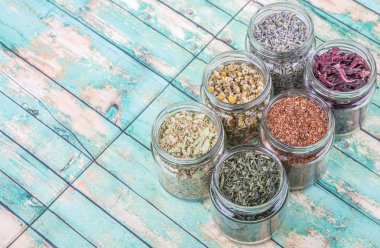 Karışık bitki çayı