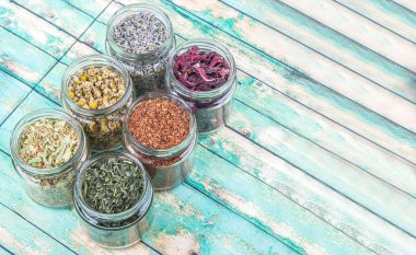 Karışık bitki çayı