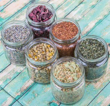 Karışık bitki çayı