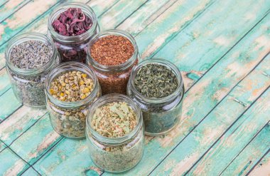 Karışık bitki çayı