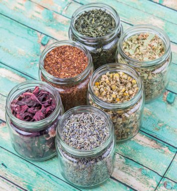 Karışık bitki çayı