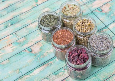 Karışık bitki çayı