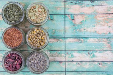 Karışık bitki çayı