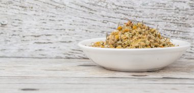 Kurutulmuş papatya bitkisel çay