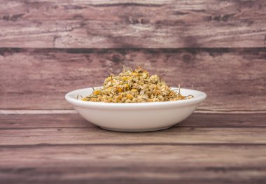 Kurutulmuş papatya bitkisel çay