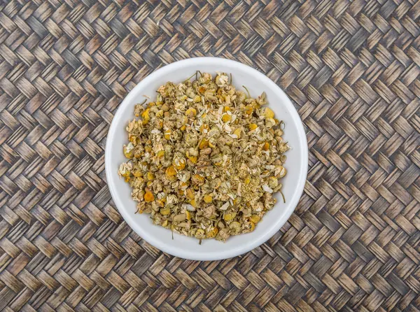 Kurutulmuş papatya bitkisel çay