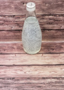 Reyhan tohumu içecekler