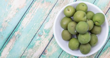 Turşu yeşil zeytin