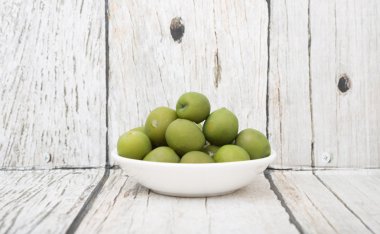 Turşu yeşil zeytin