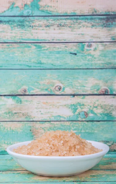 Zucchero di canna in ciotola bianca — Foto Stock