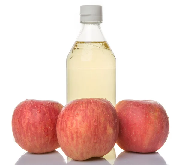 Яблочный уксус с яблоками — стоковое фото