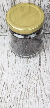 Bir kavanoz içinde siyah darı