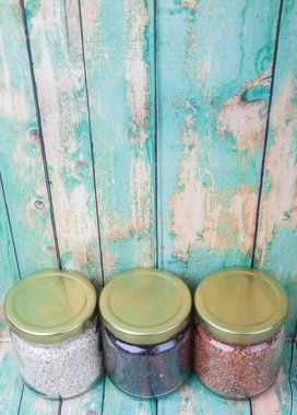 Beyaz, kahverengi, siyah darı