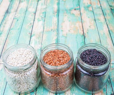 Beyaz, kahverengi, siyah darı