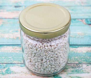 Mason kavanoza beyaz darı