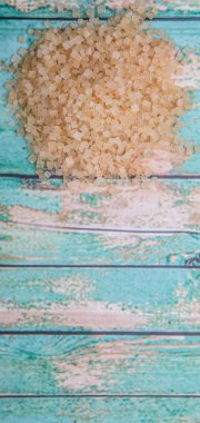 Tablo üzerinde kahverengi şeker