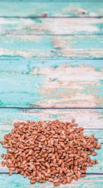 Tablo üzerinde kahverengi darı