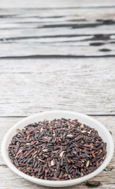 siyah yapışkan pirinç