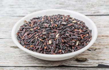 siyah yapışkan pirinç