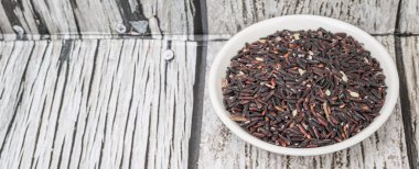 siyah yapışkan pirinç