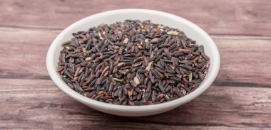 siyah yapışkan pirinç