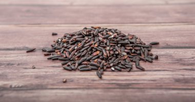 siyah yapışkan pirinç