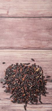 siyah yapışkan pirinç