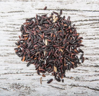 siyah yapışkan pirinç