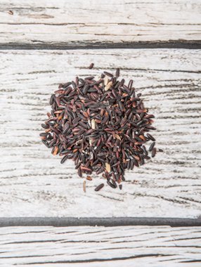 siyah yapışkan pirinç