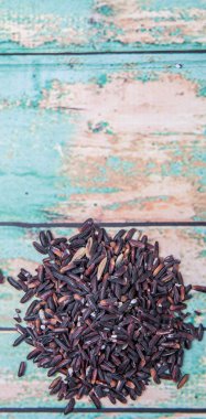 siyah yapışkan pirinç