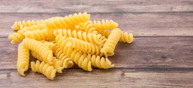 Kurutulmuş rotini makarna