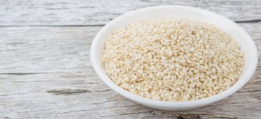 Beyaz susam tohumları