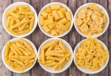 Çeşitli makarna şekilleri