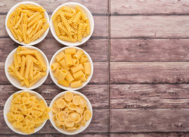 Çeşitli makarna şekilleri