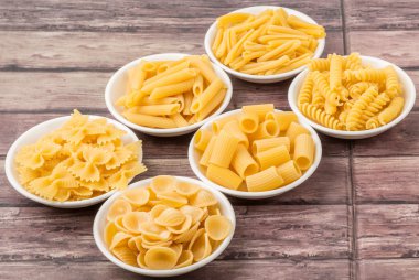 Çeşitli makarna şekilleri
