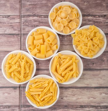 Çeşitli makarna şekilleri