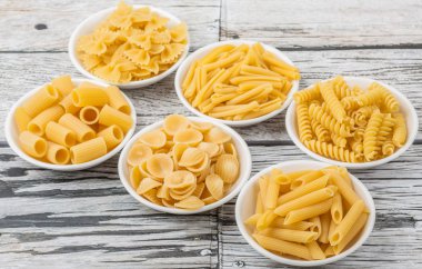 Çeşitli makarna şekilleri