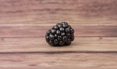 taze böğürtlen meyve