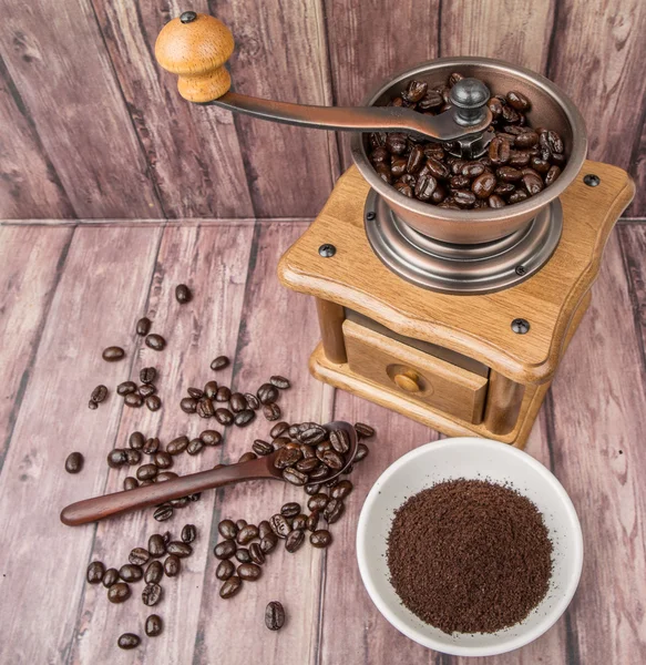 Grounding torrado Grão de café — Fotografia de Stock