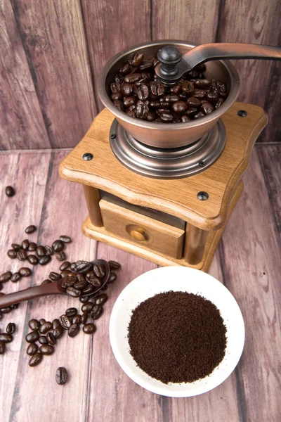 Grounding torrado Grão de café — Fotografia de Stock