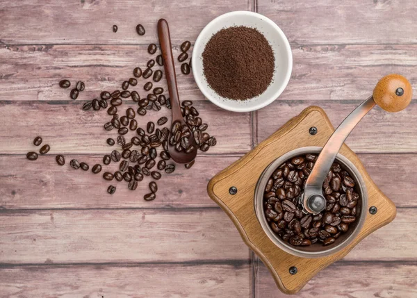 Grano de café tostado a tierra —  Fotos de Stock