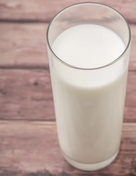 Szklankę świeżego mleka — Zdjęcie stockowe