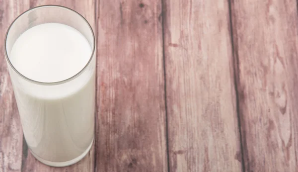 Ein Glas frische Milch — Stockfoto