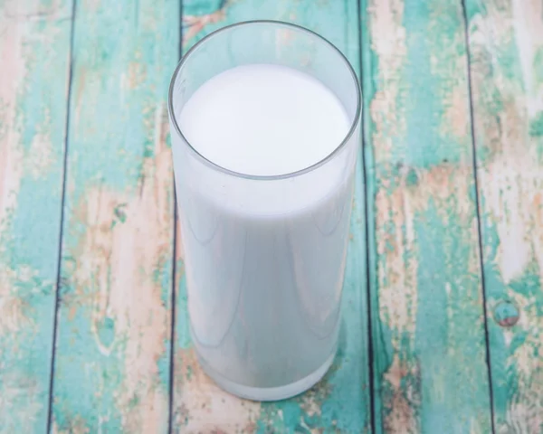 Un verre de lait frais — Photo