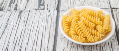 Kurutulmuş düdük makarna