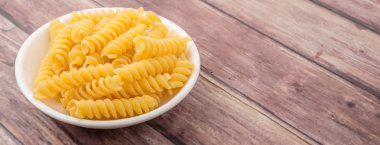 Kurutulmuş düdük makarna